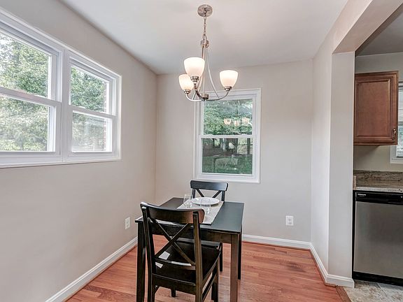 4th image of 3218 Nealon Dr