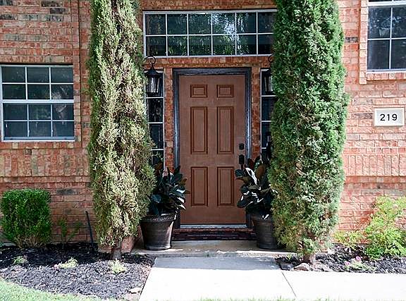 2nd image of 219 San Jacinto Ct