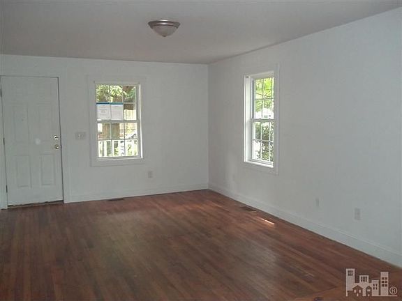 2nd image of 918 S 6th St