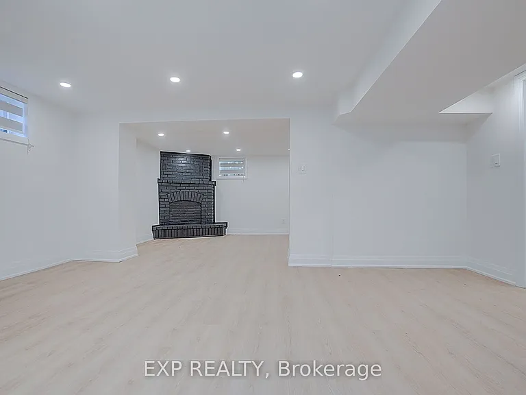 36 Vauxhall Dr #BASEMENT — Photo 12