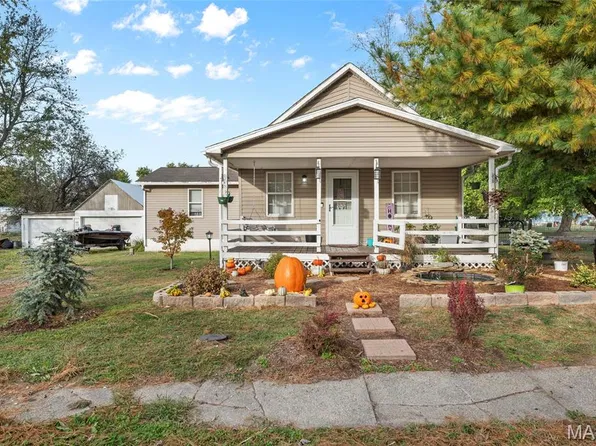 105 Marcia St, Wilsonville, IL 62093