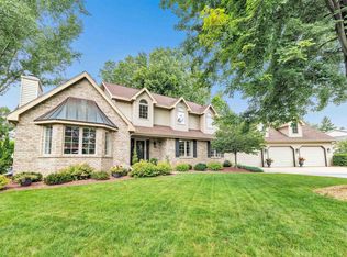 2789 Summerset Cir, Suamico, WI 54173
