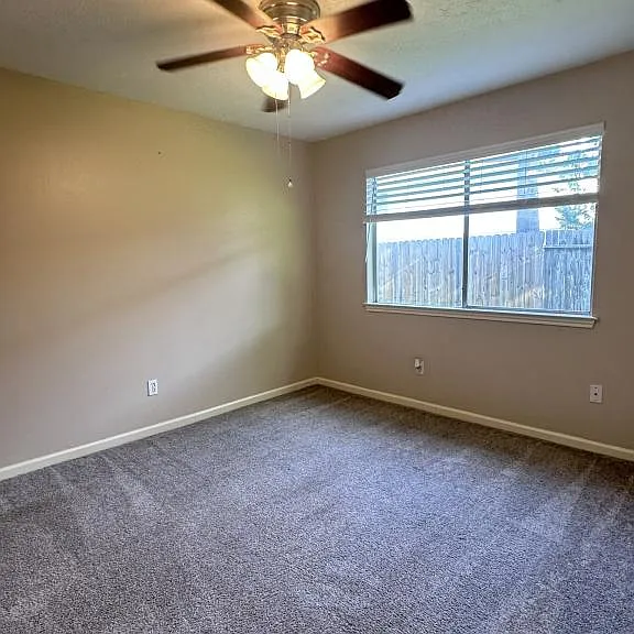 1814 Grove Court Dr — Photo 6