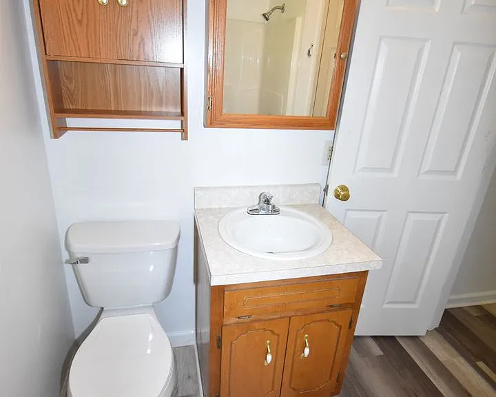 947 Charlotte St — Photo 13