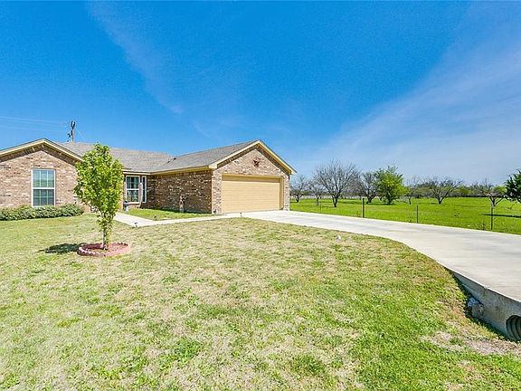 2nd image of 400 Mesquite Dr