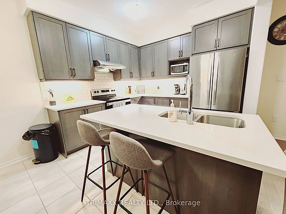 4th image of 63 Alexandra Dr