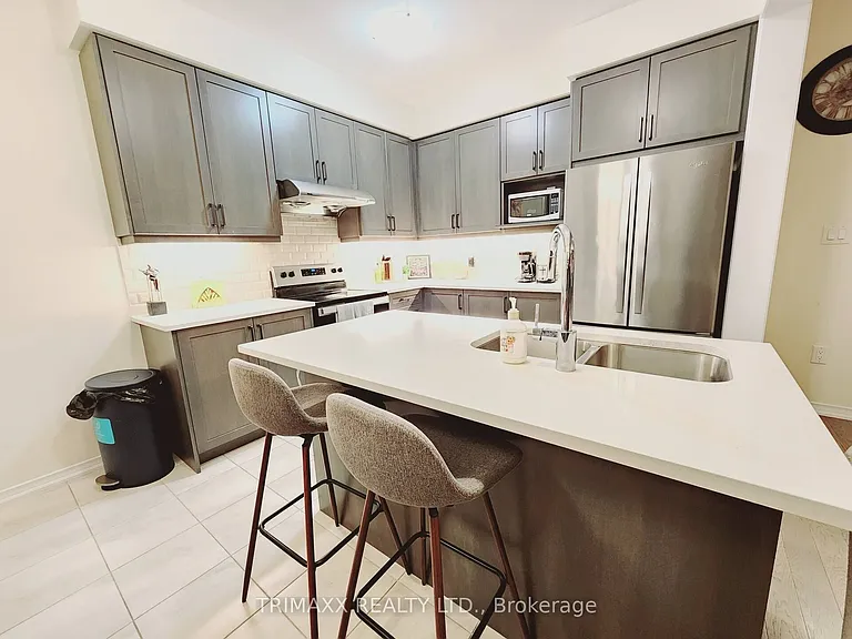 63 Alexandra Dr — Photo 4