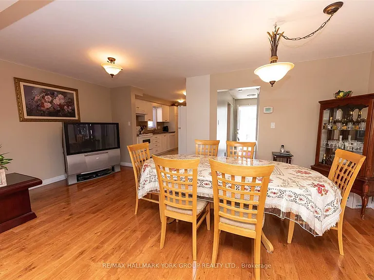 22 Cashel Ct — Photo 7