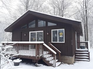 9215 Westwood Dr, Tobyhanna, PA