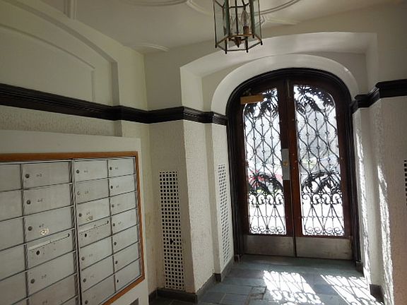 4th image of 6937 S Crandon Ave APT 5E