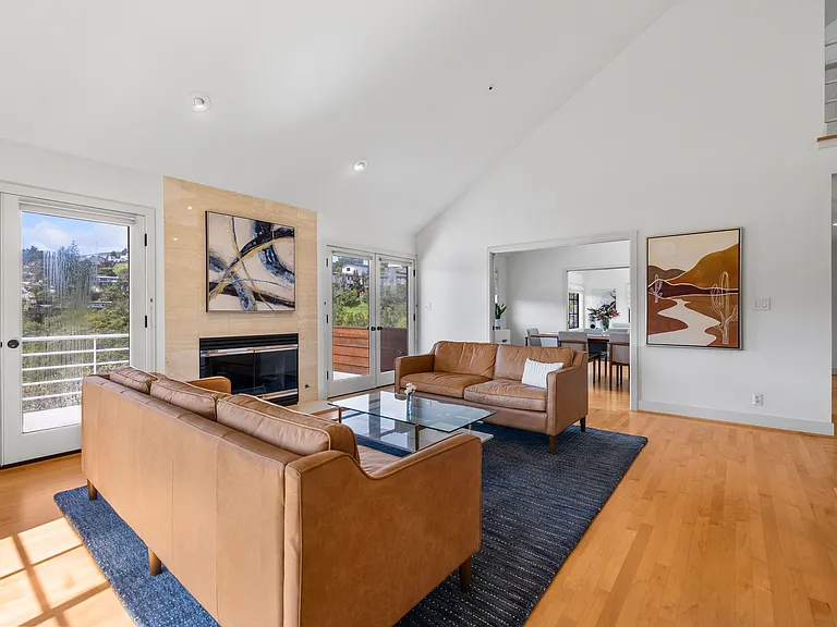 985 W California Ave — Photo 2