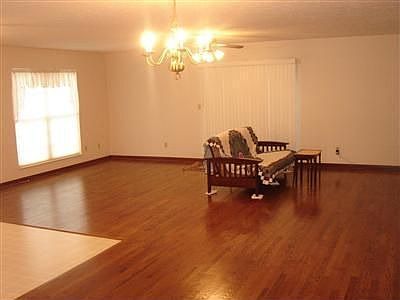 4th image of 5276 Yellowstone Dr