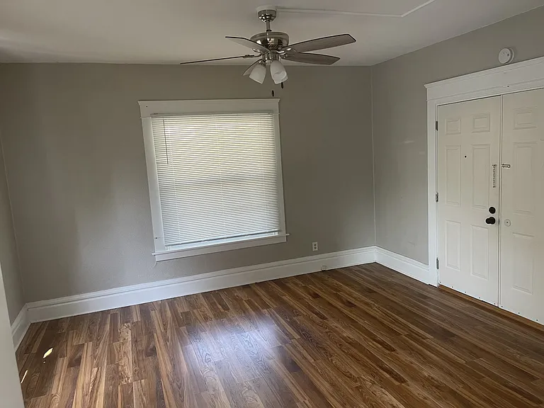 610 N Sycamore St #1 — Photo 4