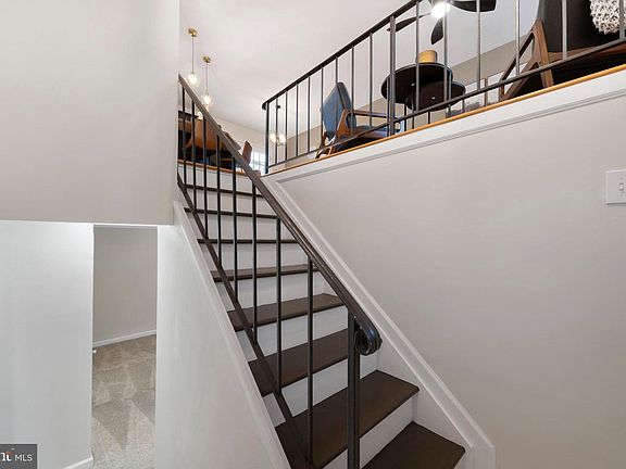 4th image of 6904 Arbor Ln