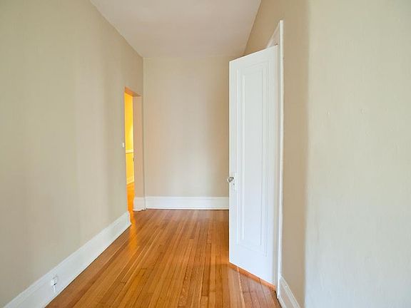 4th image of 2216 E Ivanhoe Pl #1