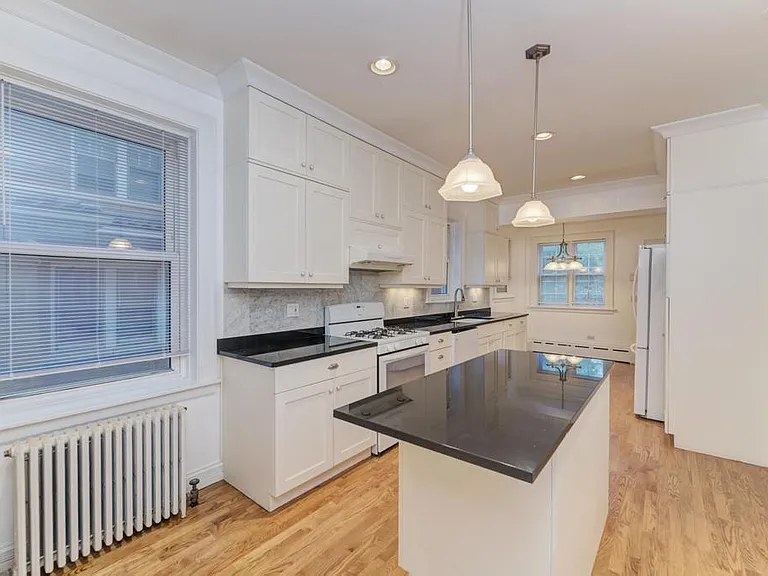 6833 S Cregier Ave — Photo 11