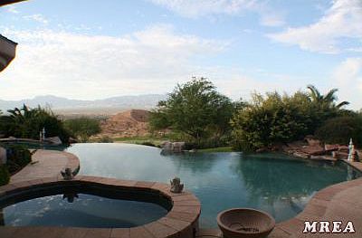 Negative Edge Swimming Pool