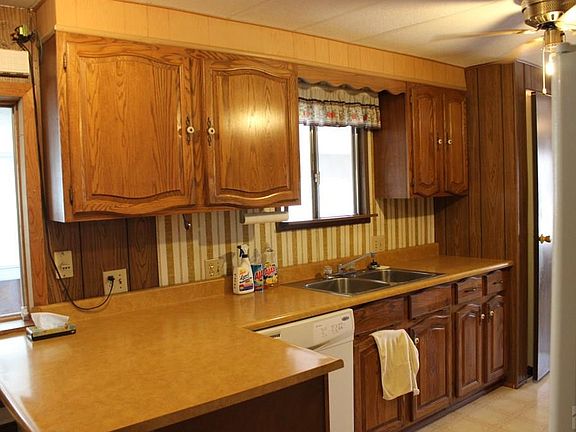 3rd image of 341 E Stanley Dr