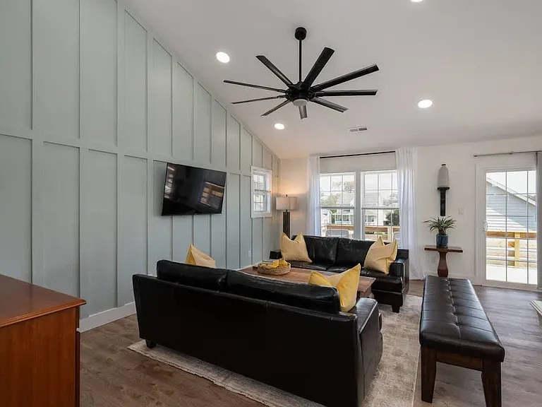 511 W Archdale St #A — Photo 11