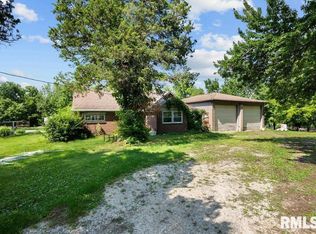 4330 Tanglewood Rd, Bettendorf, IA 52722