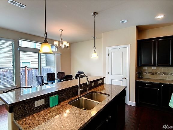 5th image of 10065 1st St NE #40