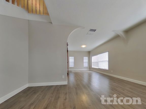 4th image of 1990 Turnberry Dr