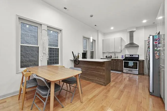 1508 N Artesian Ave #2F — Photo 4
