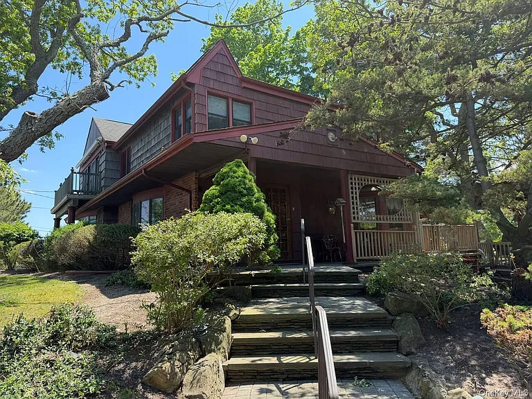 479 Asharoken Ave — Photo 1