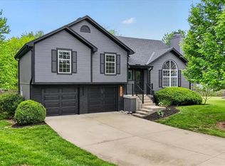 2142 SE 6th Ter, Lees Summit, MO 64063