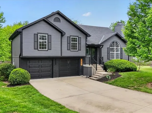 2142 SE 6th Ter, Lees Summit, MO 64063
