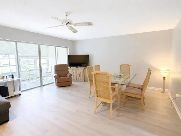 705 Lori Dr APT 209, Palm Springs, FL 33461