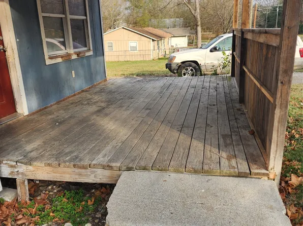 121 Dardenwood Way, Mabank, TX 75156