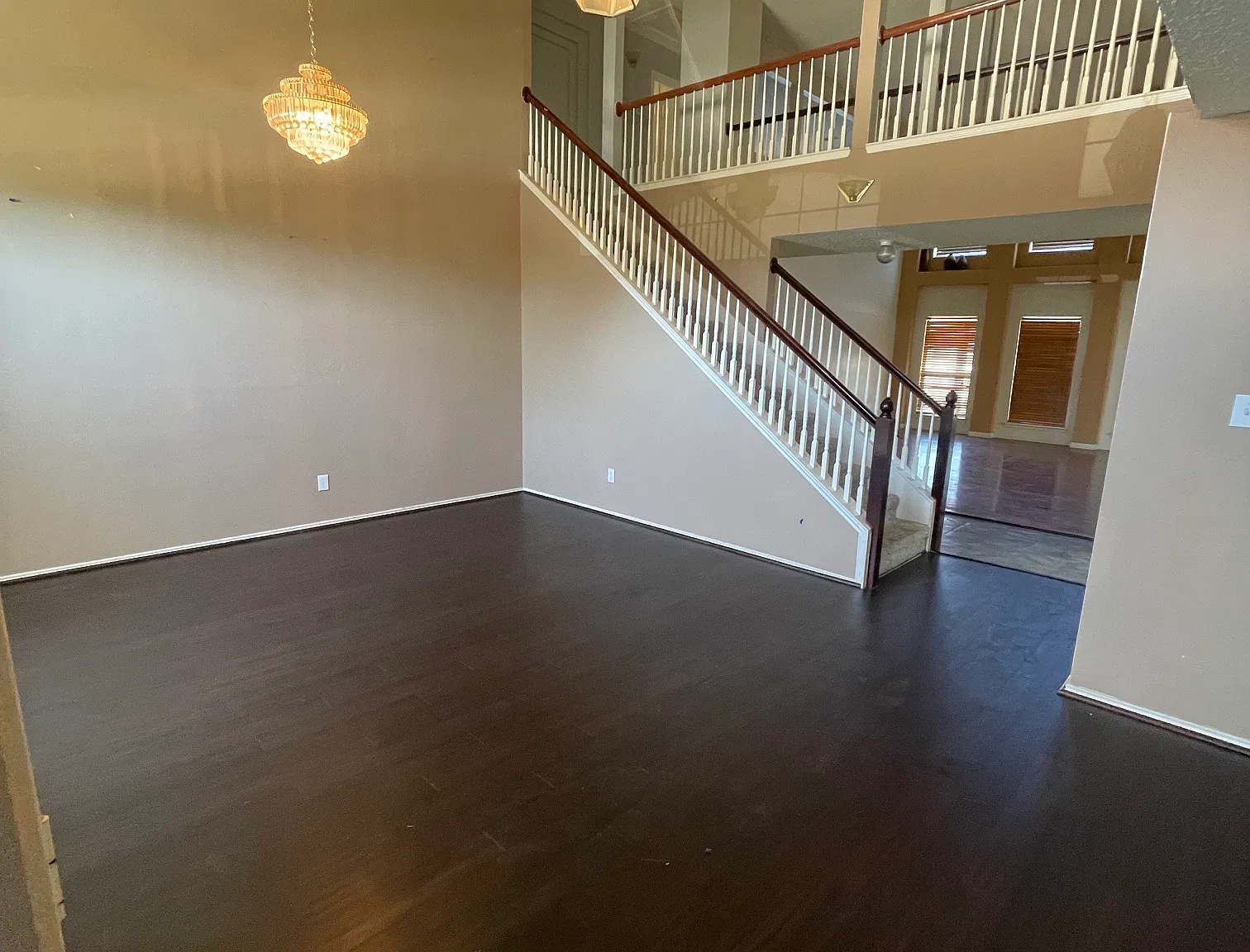 5 bed, 2.5 bath, 3469 sqft, $3,000 — Photo 2
