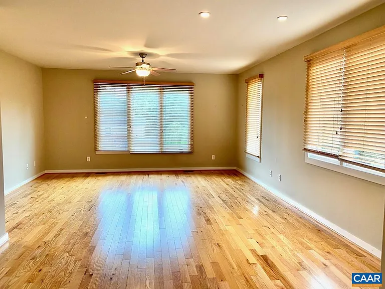 1013 Linden Ave #T — Photo 5