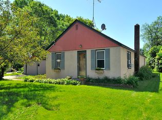 1028 8th St NW, Faribault, MN 55021