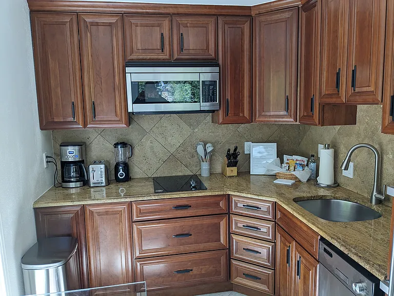 900 E Hopkins Ave #13 — Photo 4