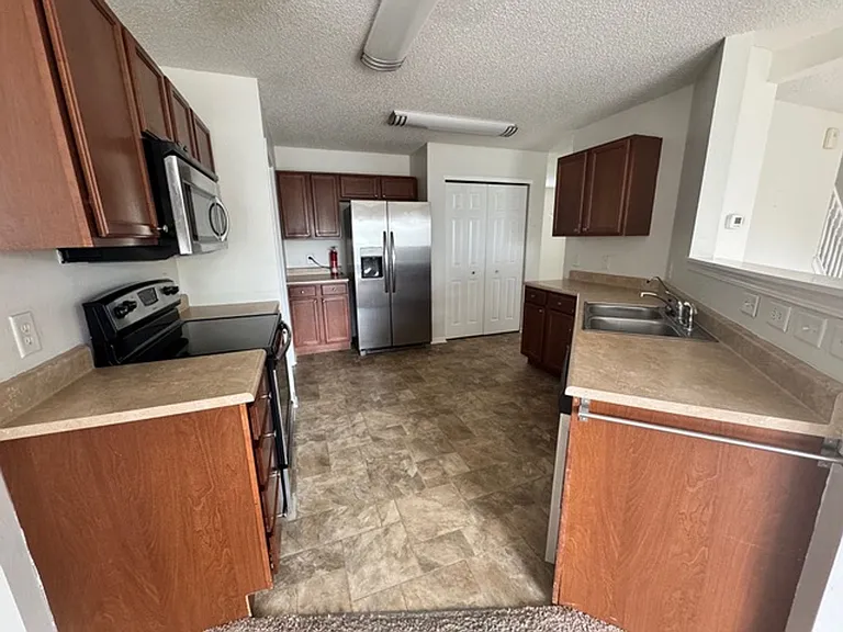 1723 Elijah Blue Dr — Photo 4