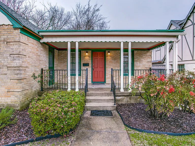 715 Newell Ave — Photo 2