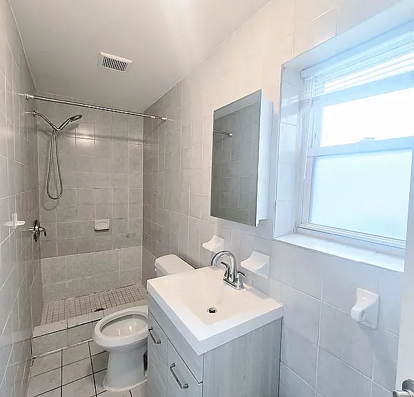 1393 Kearney Ave #WALK-IN — Photo 4