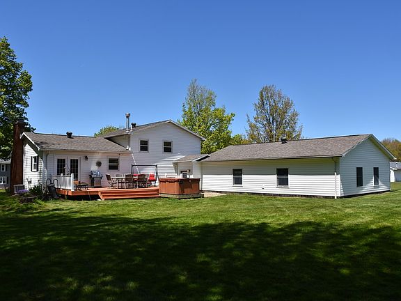 3rd image of 333 Valleyview Dr