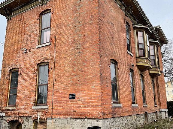 3rd image of 300 Hawley Ave #10873547