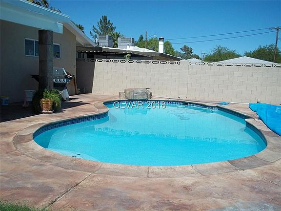 2nd image of 617 6th St #0