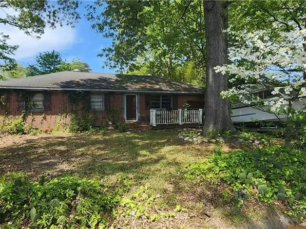 19 Bird Ln, Newport News, VA 23601