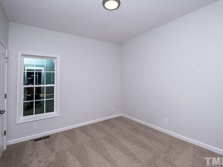 2612 Holloway St — Photo 10