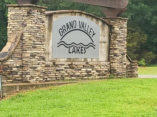 905 Grand Valley Dr, Saulsbury, TN 38067