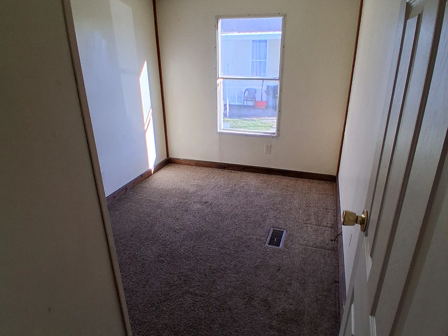 3 bed, $875 — Photo 3