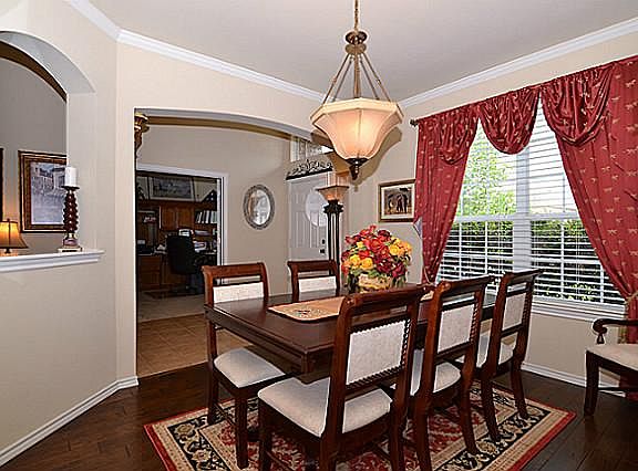 4th image of 2605 Meadowview Ct