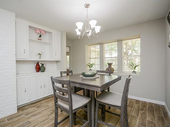 4th image of 114 Springs Edge Dr