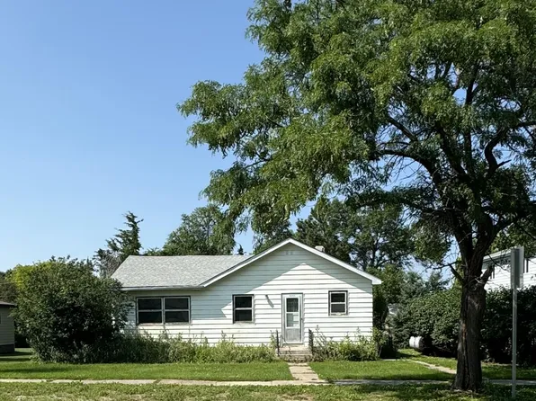 1314 Court St, Faulkton, SD 57438