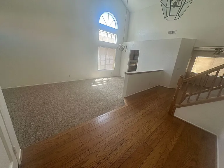 14333 La Crescenta Ave — Photo 8